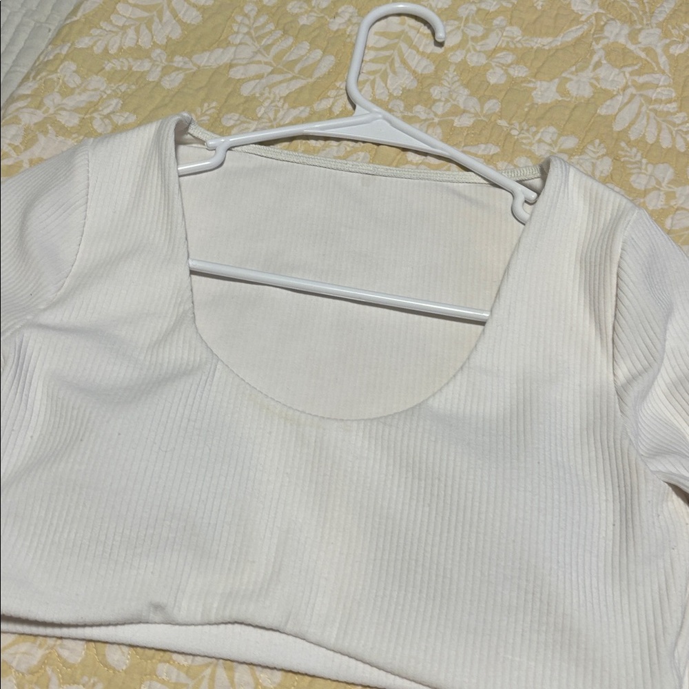 ALO Yoga White Ribbed Crop Top - Picture 7 of 8
